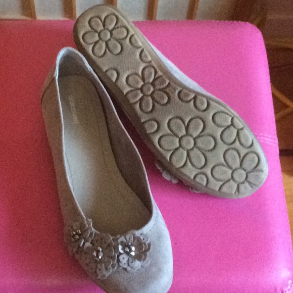 Flats - Picture 4 of 4